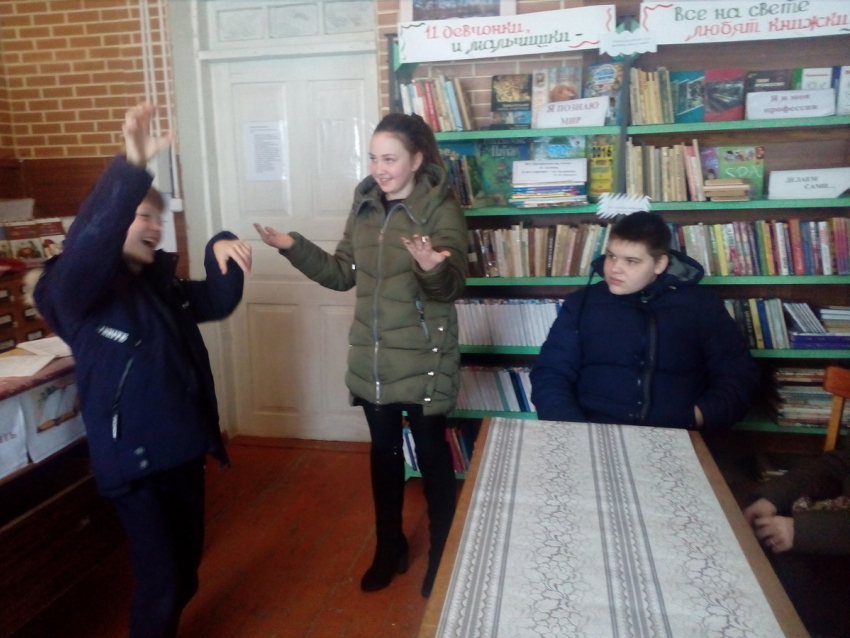 Забавные пантомимы показали школьники в хуторе Донской
