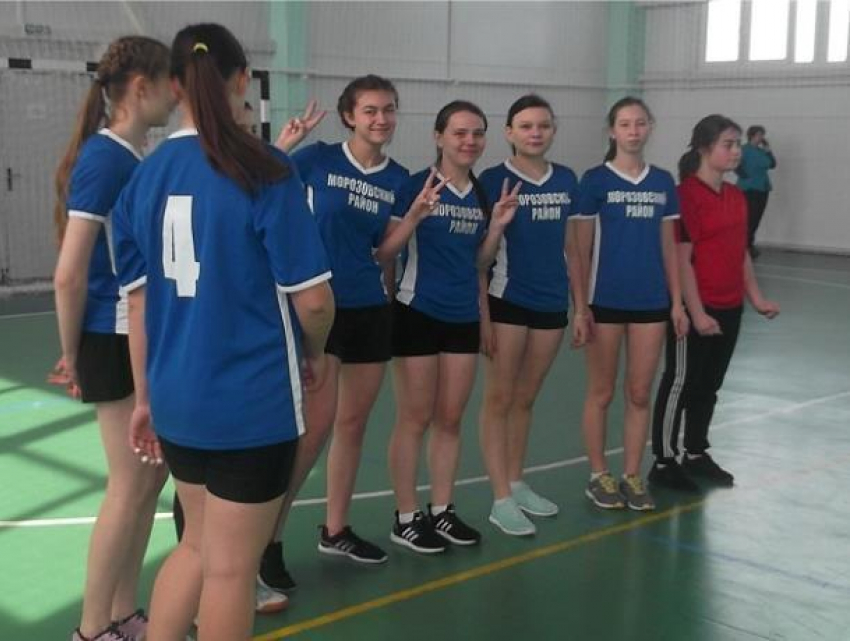 Волейболистки Морозовска уступили первенство командам из других городов