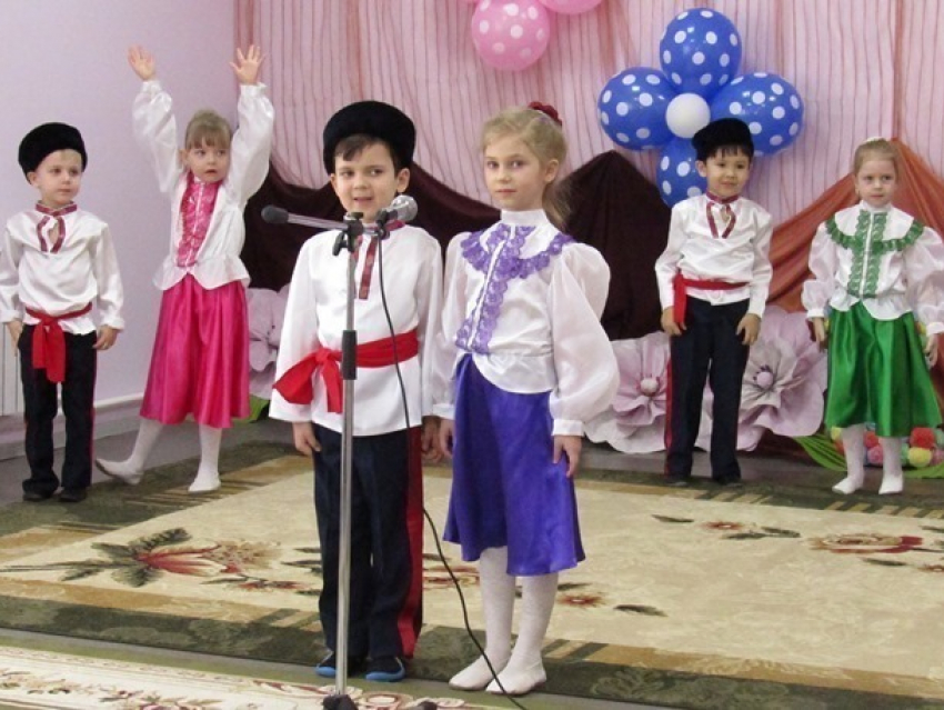 Первый День рождения филиала садика №1 в Морозовске попал на фото и видео