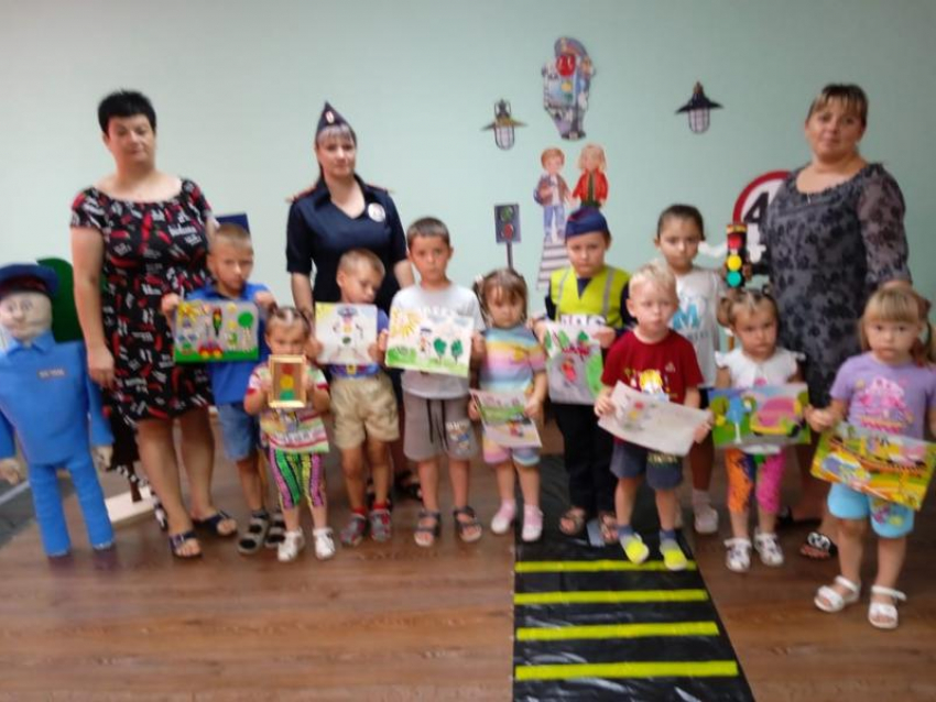 Акцию «Безопасное лето» провели в филиале детского сада №2 «Солнышко» в хуторе Морозов