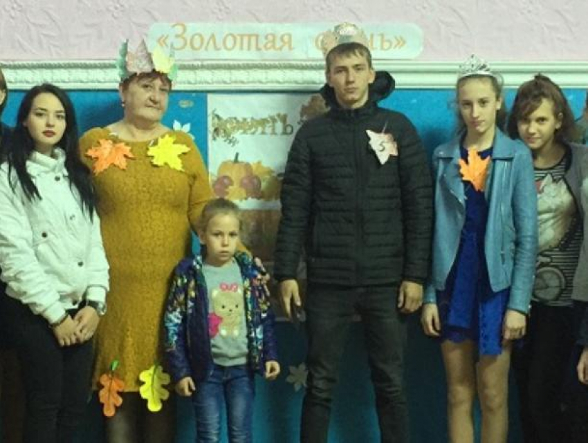 Веселыми конкурсами и красивыми стихами встретили «Золотую осень» в станице Вольно-Донской