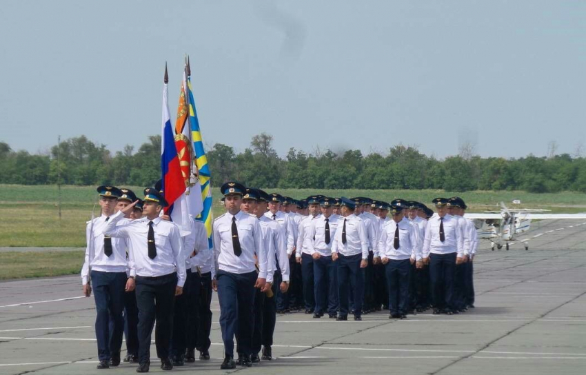 Президент России присвоил 559-му бомбардировочному авиаполку в Морозовске почётное наименование «гвардейский"