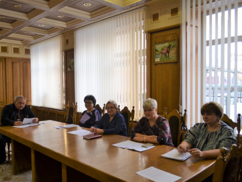 Трудоустройство морозовчан предпенсионного возраста обсудили в администрации Морозовского района
