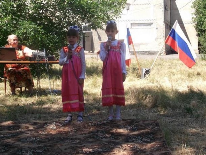 День России отпраздновали в Старопетровском сельском клубе