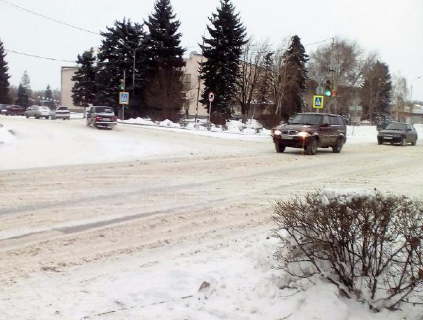 Систематическое бездействие муниципальных властей Морозовского района по содержанию дорог выявила прокуратура