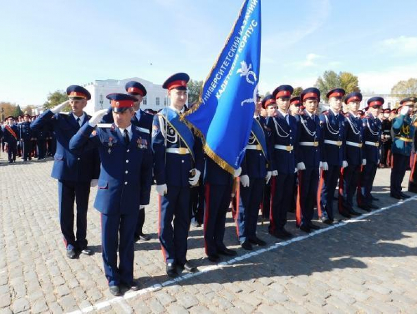 Воспитанники кадетского корпуса Морозовска приняли участие в большом параде казачьих войск 