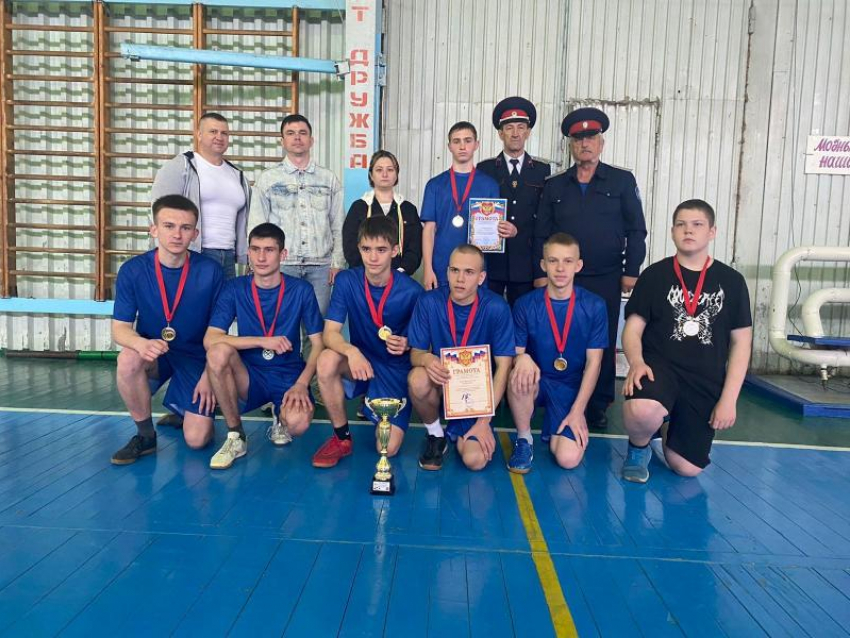 Победителем турнира по мини-футболу в честь Года атамана Платова в Морозовске стала команда «Донцы"