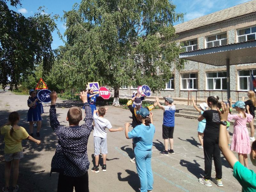 ЮИДовцы Владимировской школы Морозовского района присоединились к всероссийской акции «Безопасное детство»