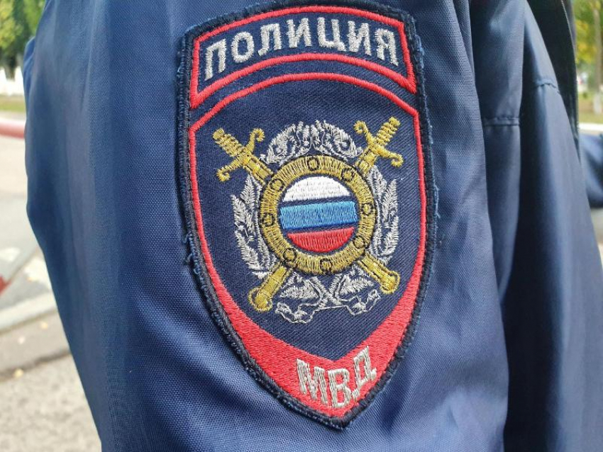 17-летнего парня избили на улице в Морозовске ногами и палками