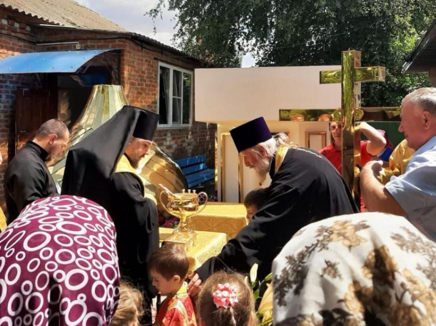В Морозовске прошла торжественная церемония освящения купола Свято-Покровского храма