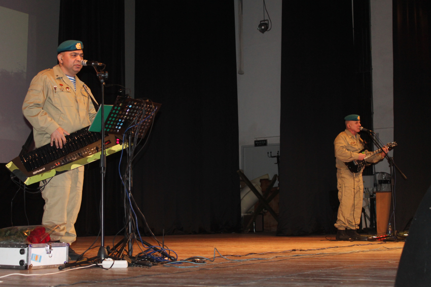 31-ю годовщину вывода советских войск из Афганистана отметили с двухчасовым концертом группы «Ростов"