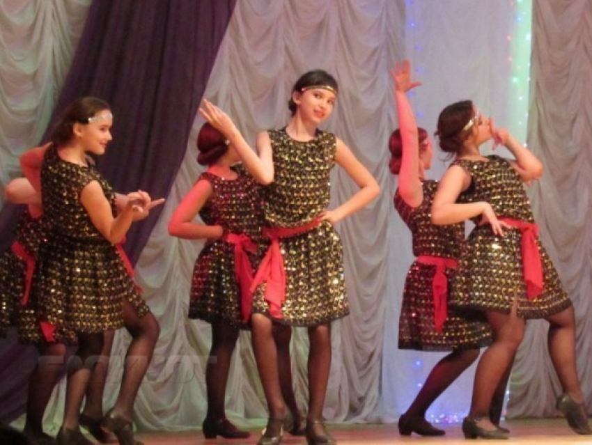 Видео фестиваля «Танцевальная капель» в Морозовске появились в Сети