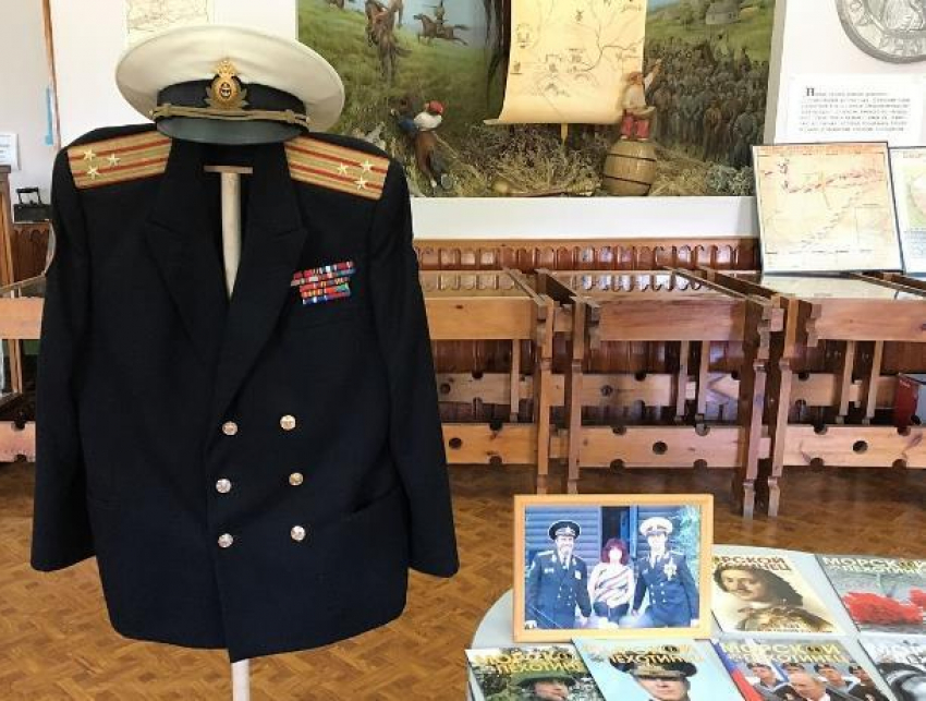 Военный китель и фуражка Петра Кривченко показал музей в Морозовске