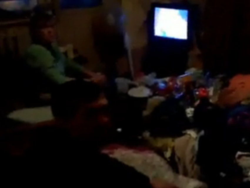 Шокирующее видео из самой «ароматной» квартиры Морозовска попало в Сеть