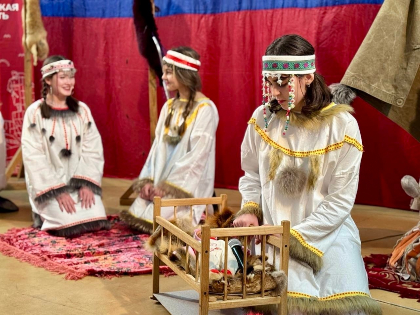 Юные таланты Морозовского района раскрыли богатство народов России 