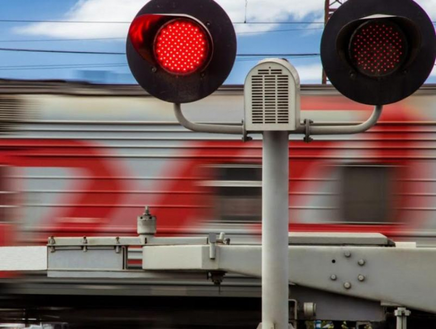 Более 10 нарушителей выявили в Морозовском районе при проведении профилактического мероприятия «Железнодорожный переезд»