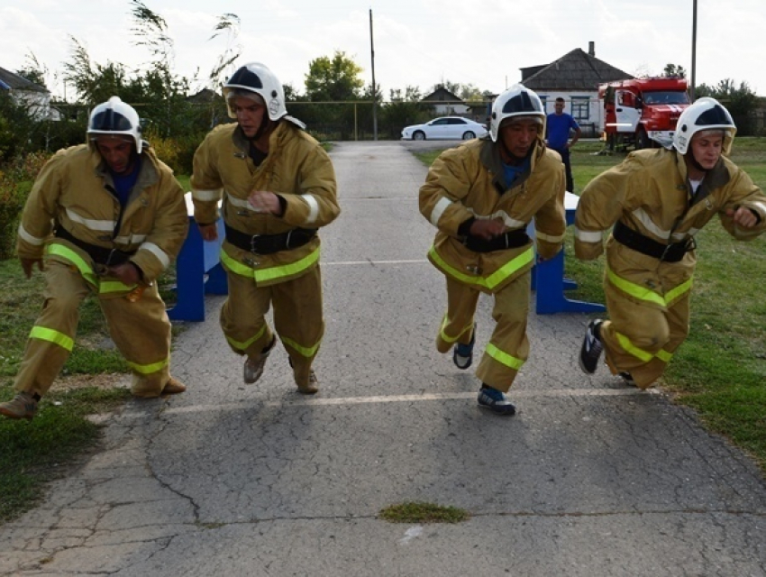 Команда пожарных из хутора Беляев заняла четвертое место среди десяти команд