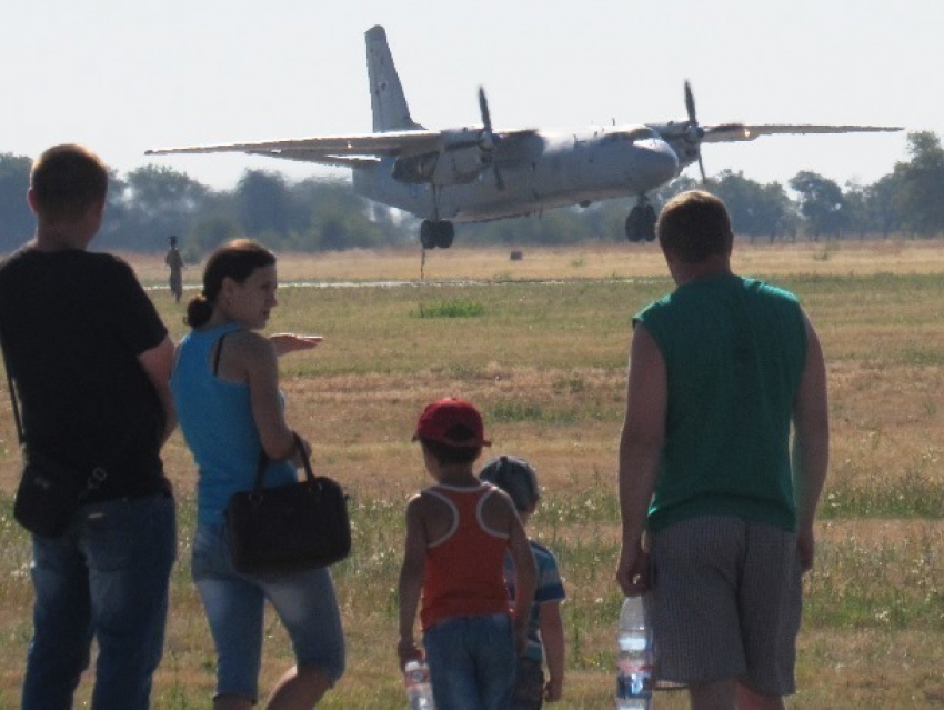 День ВВС Морозовск отметил массовой экскурсией на военный аэродром