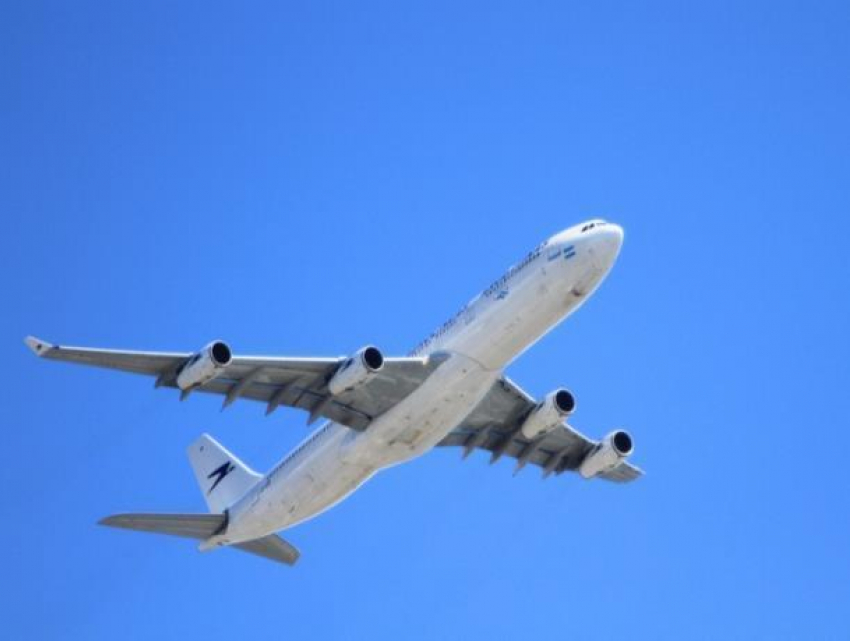 СМИ преувеличили: Опасного сближения двух пассажирских самолетов над Морозовском не было  