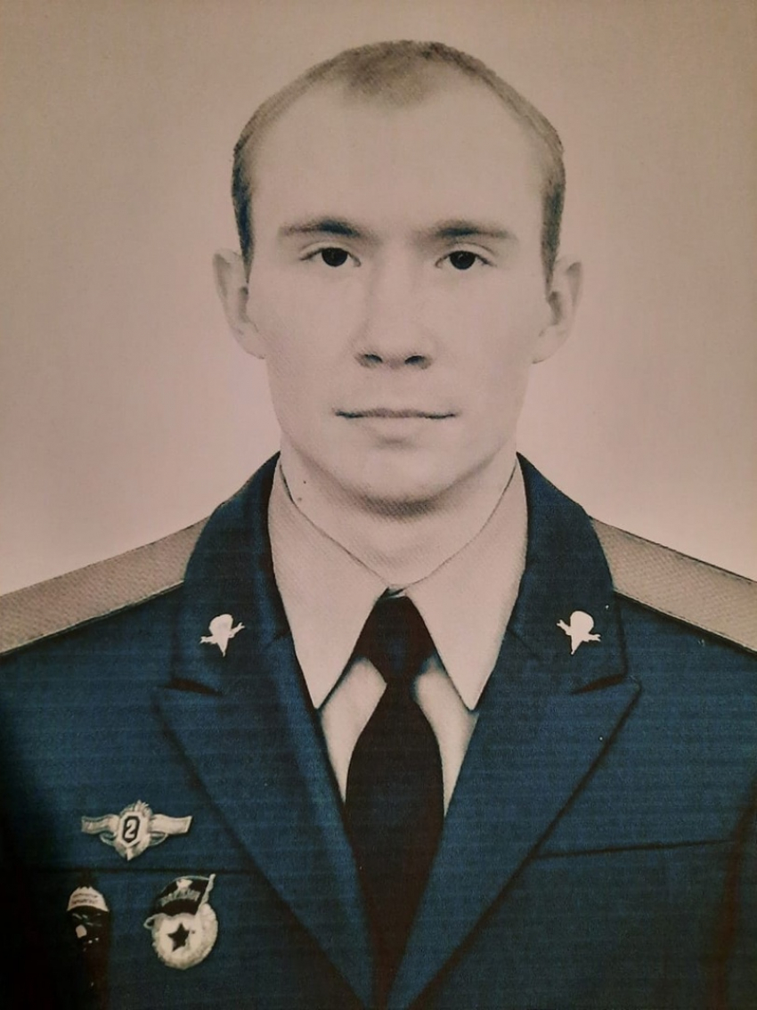 40 дней назад погиб морозовчанин Валерий Владимирович Карбовский 