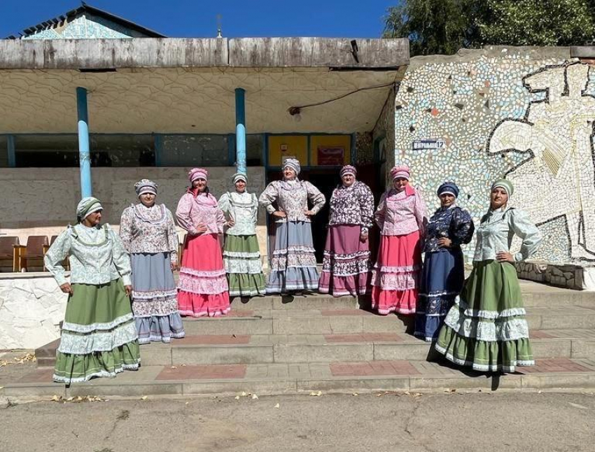 Новые костюмы поступили в Чекаловский сельский дом культуры