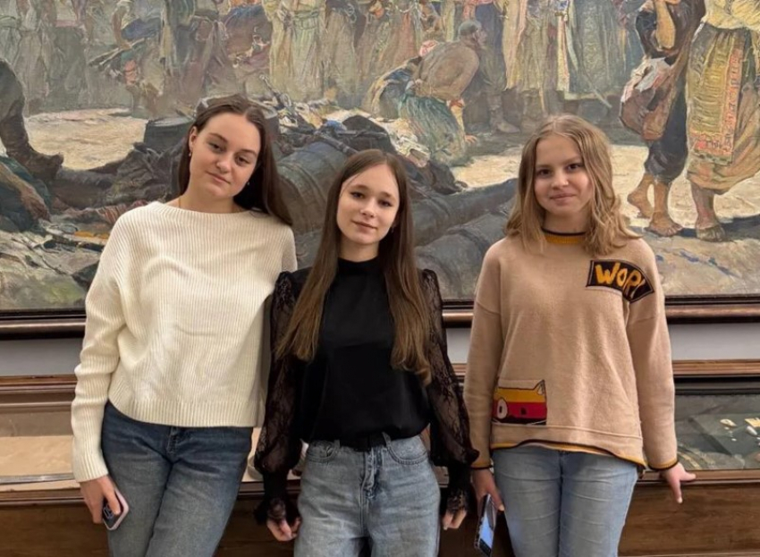 Школьницы из Морозовского района покорили престижную олимпиаду «Звезда»