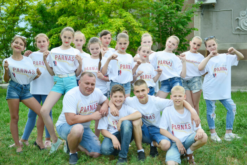 Ребята из танцевального коллектива «Парнас» в Морозовске написали стихи в память о любимом хореографе