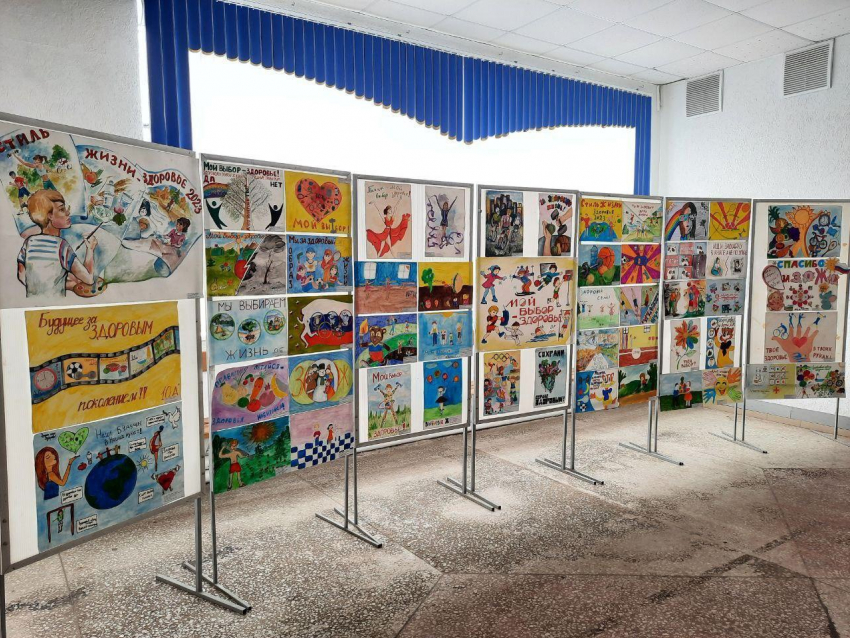 Почти сто детей нарисовали картинки о здоровом образе жизни на конкурс Морозовского района