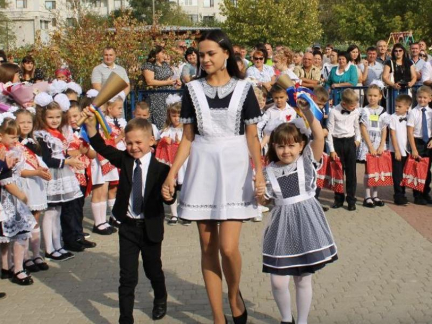 1 сентября школьный порог в Морозовском районе перешагнули более 400 малышей