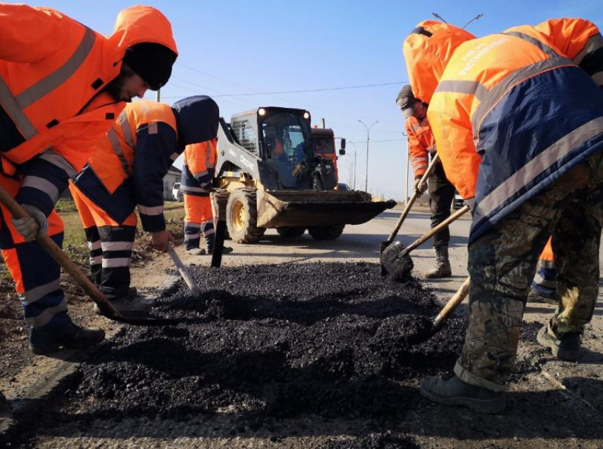 В Морозовском районе зафиксировано порядка 700 квадратных метров ямочности