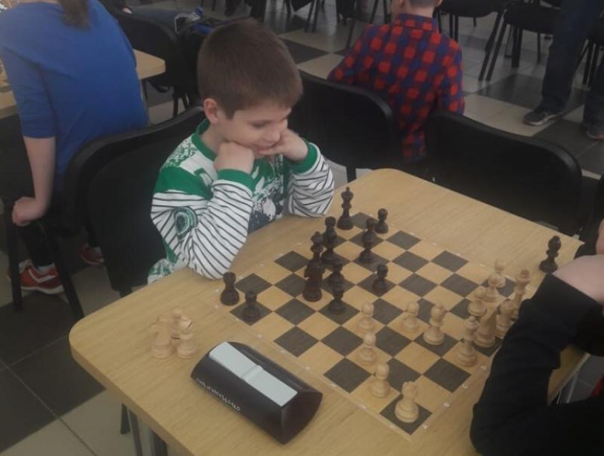 Шахматисты из Морозовска блестяще представили свой район на соревнованиях в Белой Калитве