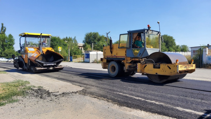 Ремонт дороги на улице Ворошилова в Морозовске начался