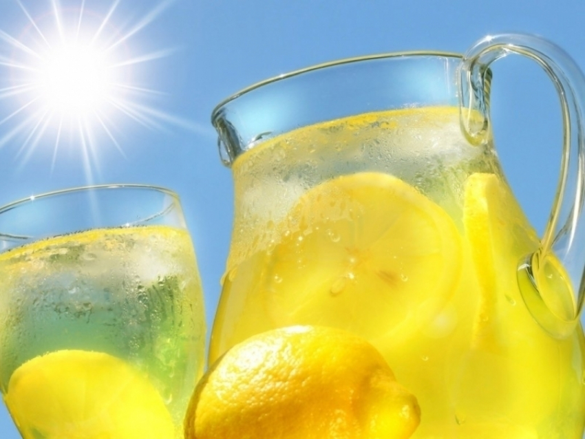 Девятикратная польза лимонной воды