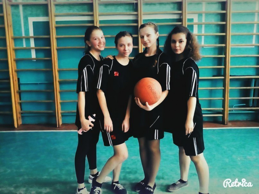 Школа №3 вышла в финал по баскетболу среди девушек в Морозовском районе 