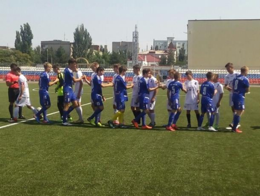 Команда Морозовска вышла в финал кубка губернатора