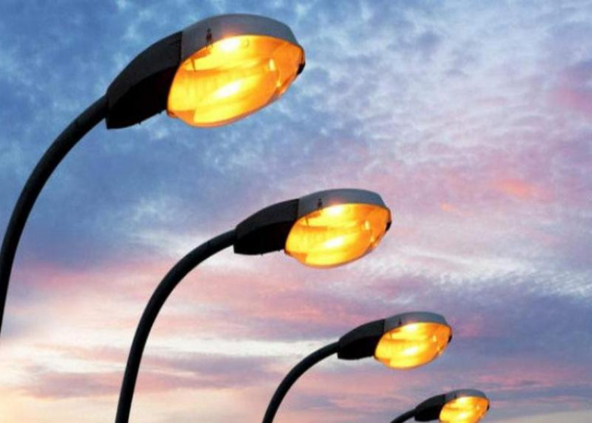 240 ламп уличного освещения заменили в Морозовске в 2021 году
