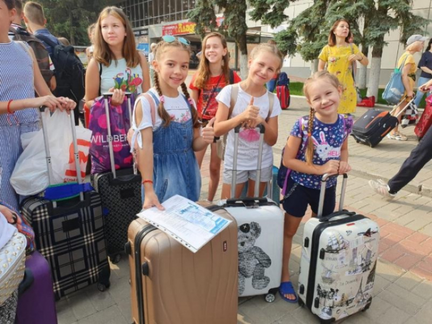 15 детей из Морозовского района отправились в оздоровительную организацию 