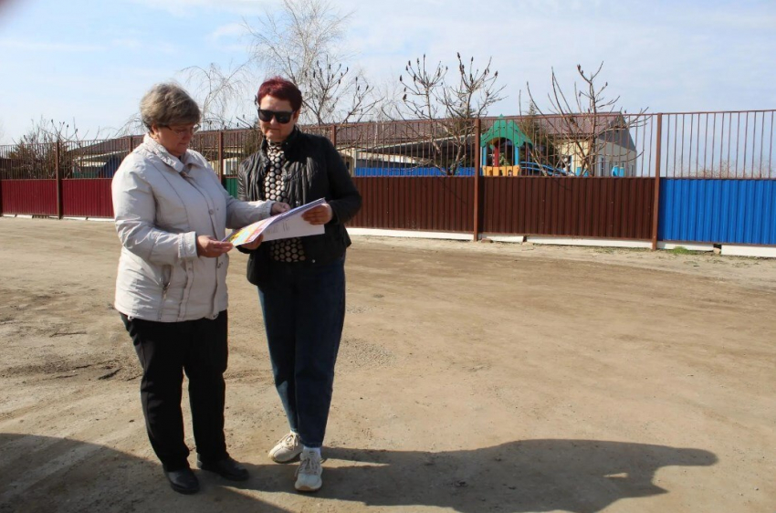 «Вас уже могут обманывать»: в Морозовске вышли на улицы с предупреждением о мошенниках