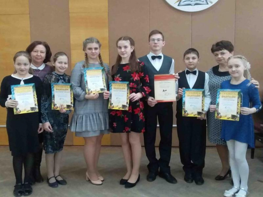 Семеро морозовчан стали победителями зонального конкурса юных пианистов