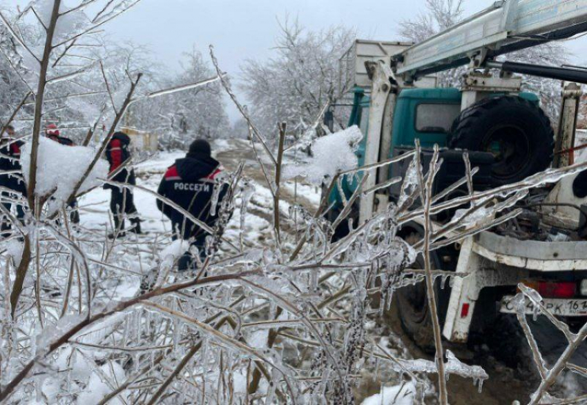 Работы продолжаются: генераторы спасают жителей Морозовского района 