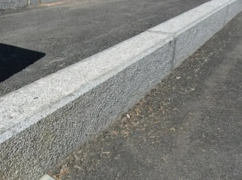 Вопрос строительства тротуара на улице Яблочкина уже прорабатывается, - администрация Морозовского района