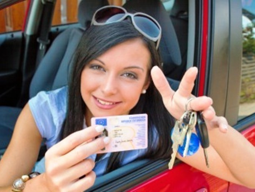 Об ответственности за вождение автомобиля без российского водительско удостоверения сообщил прокурор Морозовского района