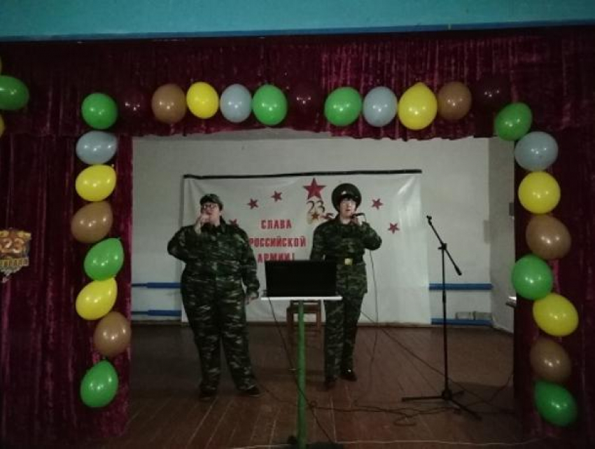«Присяге воинской верны!»: театрализованный концерт устроили в хуторе Сибирьки