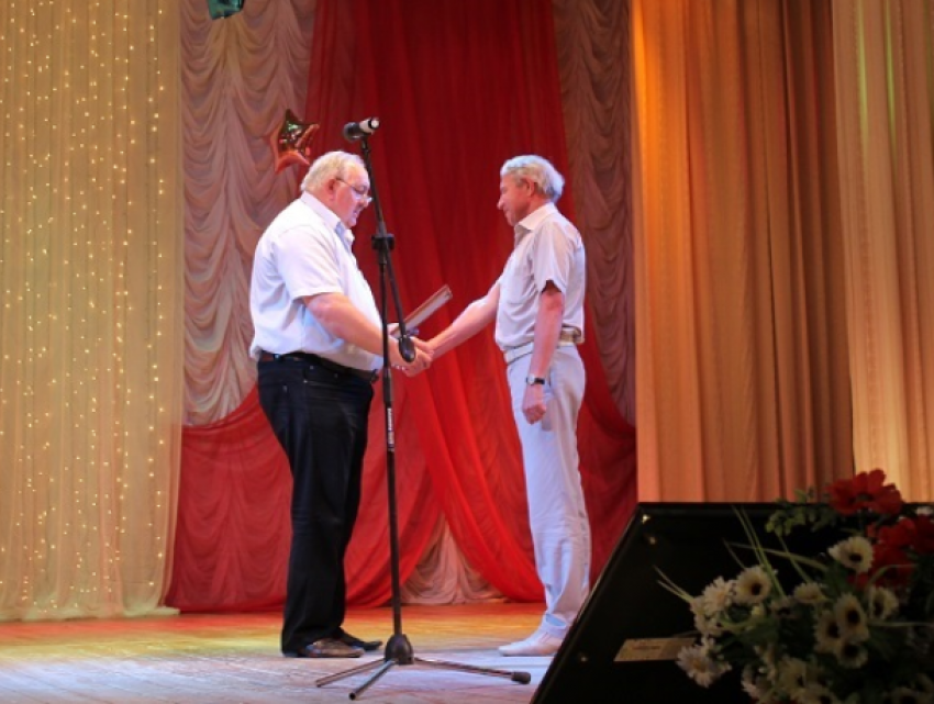Виктор Маликов поздравил медиков Морозовского района с профессиональным праздником