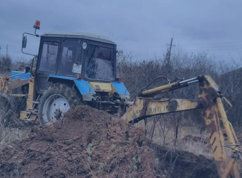 Аварийная бригада УВКХ провела работы по улучшению водоснабжения в хуторах Морозовского района