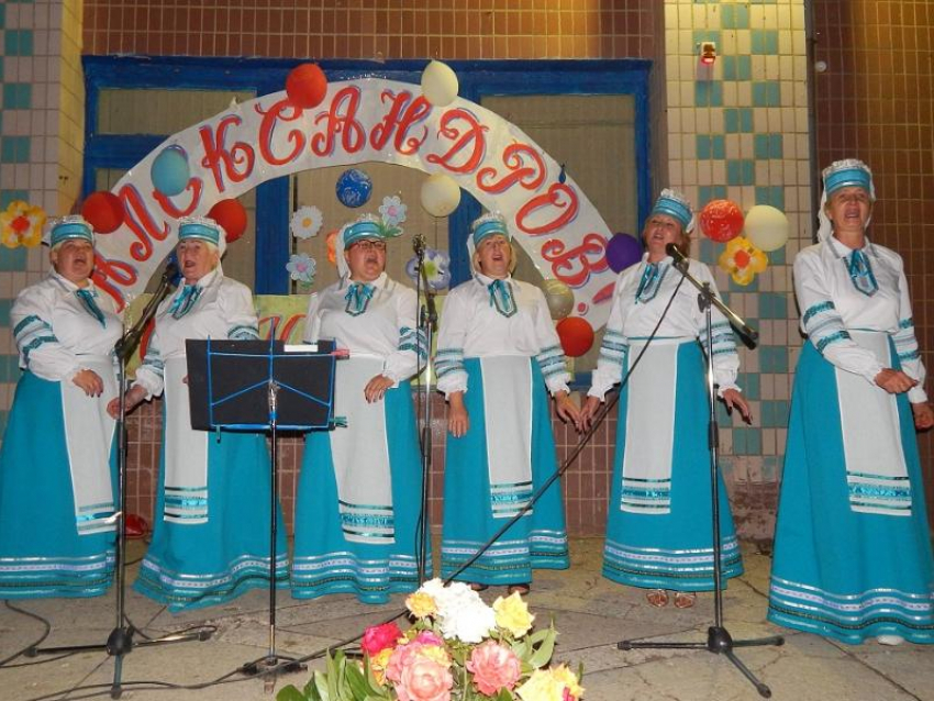 Гастроли продолжаются: ансамбль «Лявониха» выступил на праздниках в Цимлянском и Морозовском районах