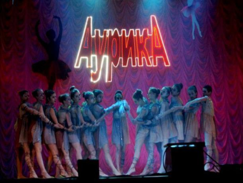 Впервые танцевальный коллектив в Морозовске получил звание «образцовый"