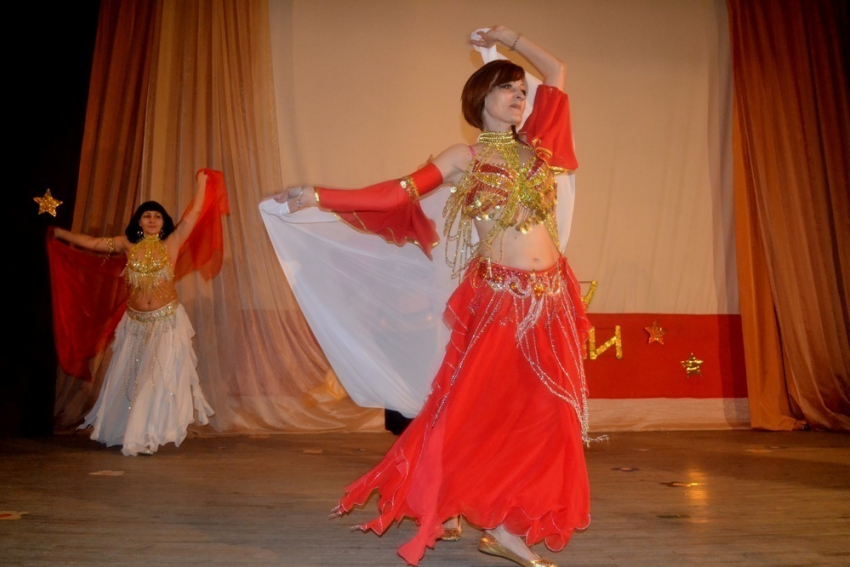 Зажигательный восточный танец в ДО Морозовска сорвал бурю аплодисментов