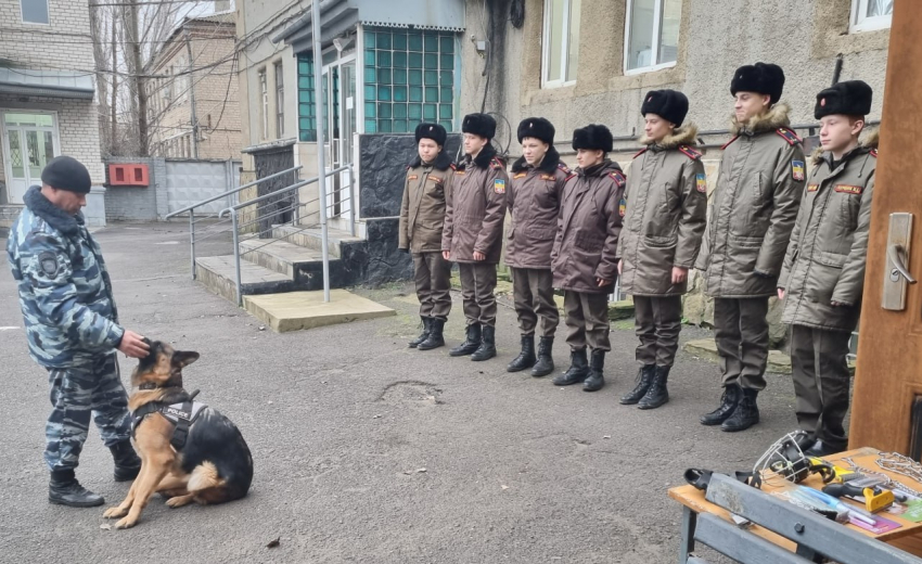 Морозовские полицейские открывают кадетам путь в профессию