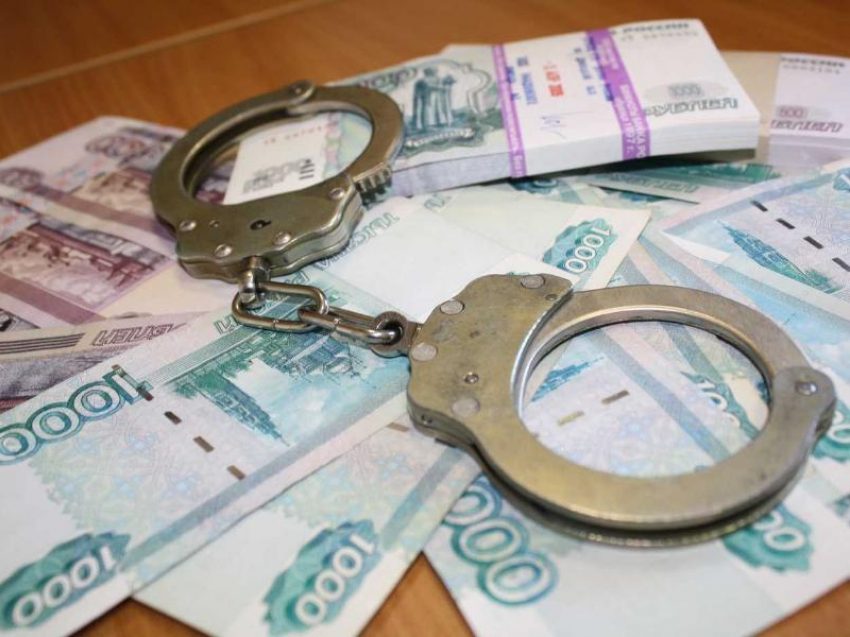 Инспекторов ДПС в Морозовске обвинили в служебном подлоге